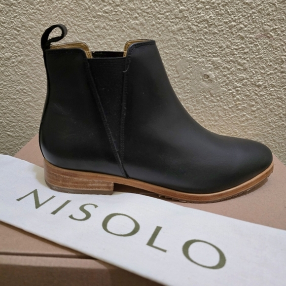 Nisolo Women's Eva‎ Everyday Black Leather Chelsea Boot NEW Size 6.5